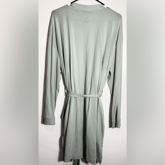 Amazon Women's Light Green Robe - Picture 8 of 13